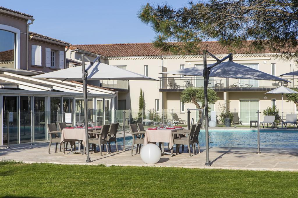 Le Domaine Des Oliviers Hotel Pierrelatte ภายนอก รูปภาพ