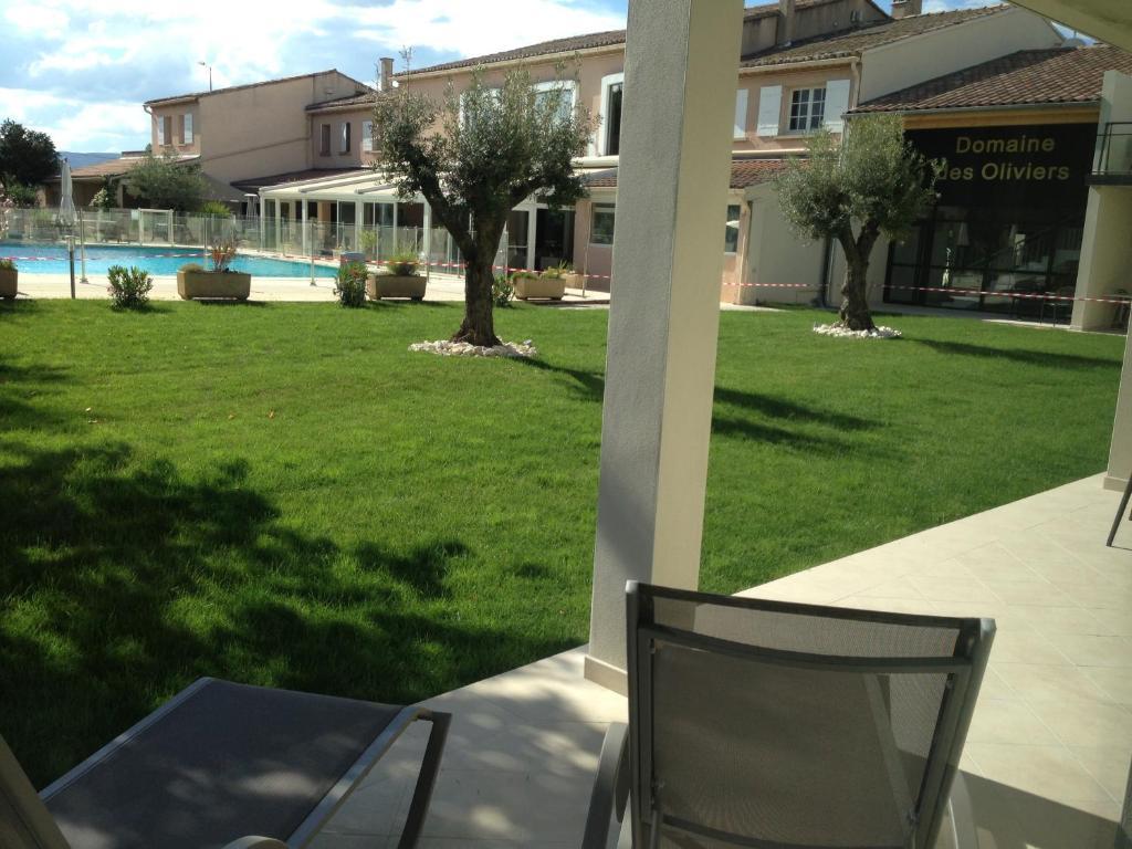 Le Domaine Des Oliviers Hotel Pierrelatte ห้อง รูปภาพ