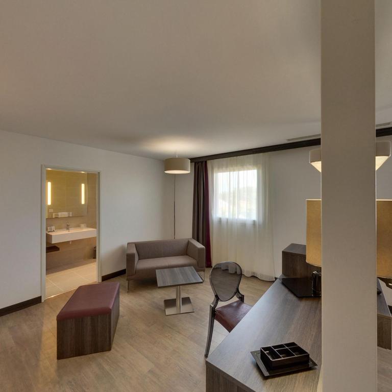 Le Domaine Des Oliviers Hotel Pierrelatte ห้อง รูปภาพ