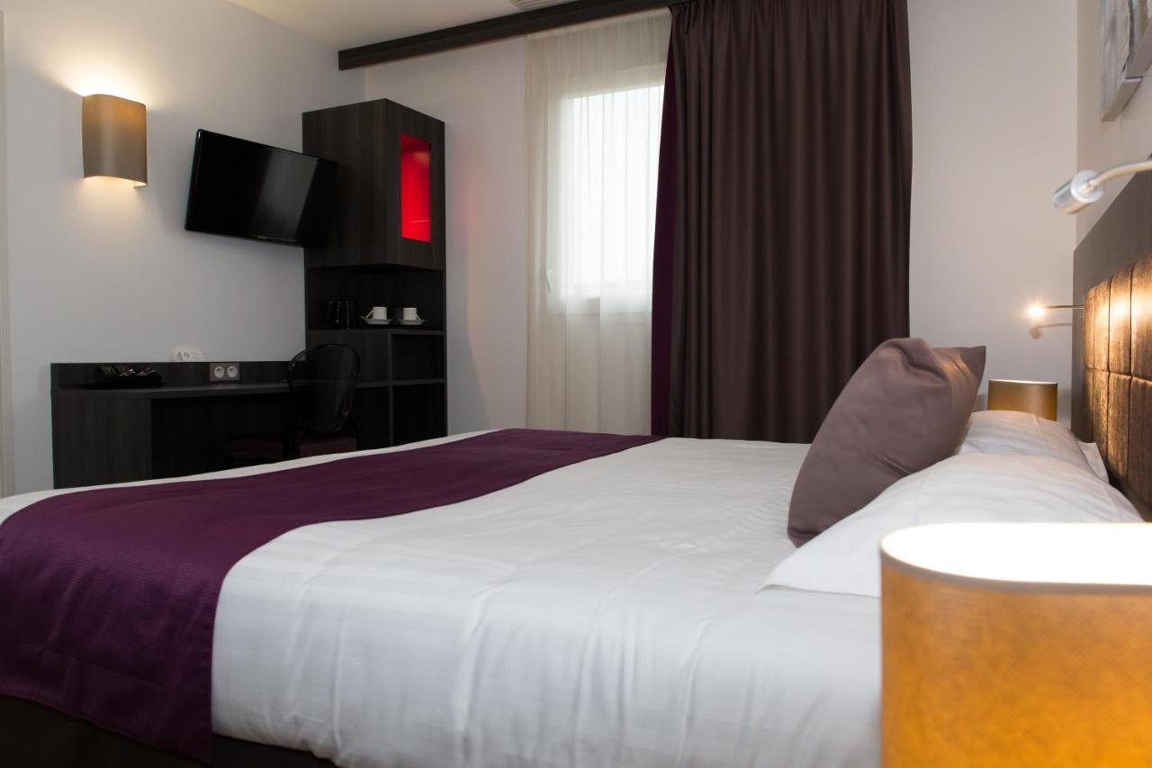 Le Domaine Des Oliviers Hotel Pierrelatte ภายนอก รูปภาพ